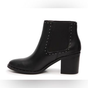 Steve Madden “Malorie” Chelsea Boot